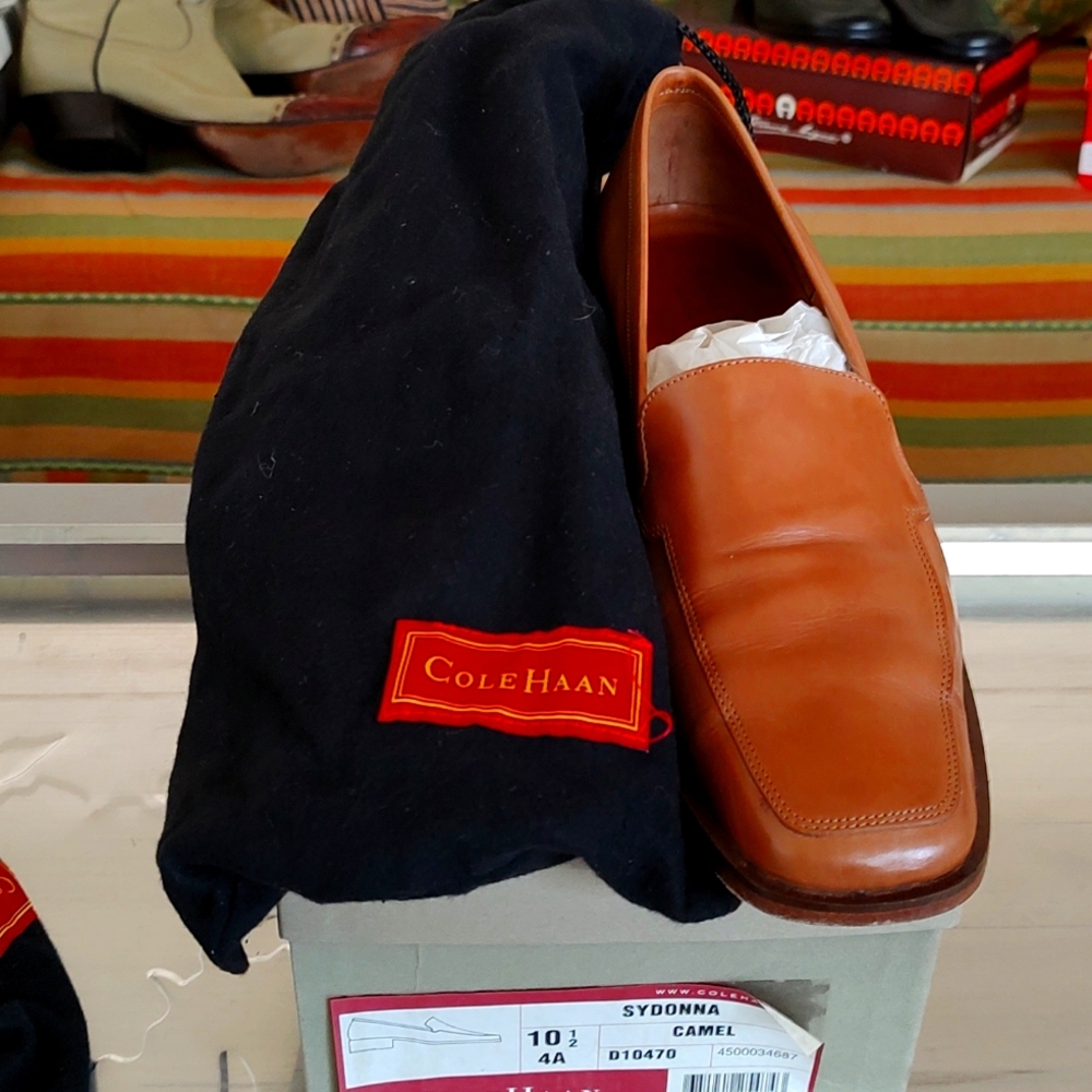 Cole Haan tan leather slightly worn loafers size 10.5  4A